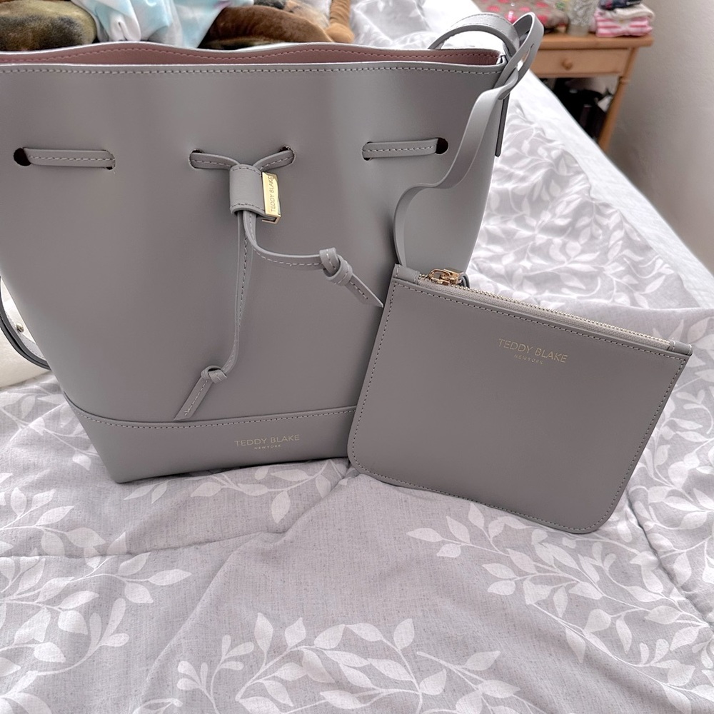 Teddy Blake Eliza vitello 9” bucket bag